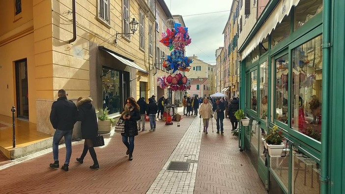 Acquisti d’Amore – sotto casa, l’iniziativa per San Valentino di Confesercenti Acquisti d’Amore – sotto casa, l’iniziativa per San Valentino di Confesercenti