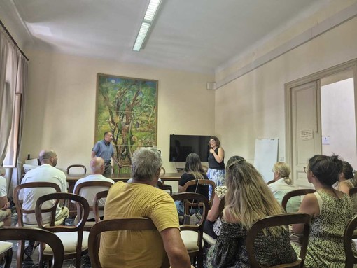 Cipressa, genitori e sindaci in Provveditorato per chiedere una deroga: "No alla pluriclasse tra prima e quarta"