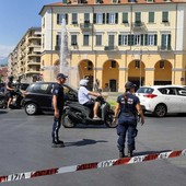 Traffico in aumento in centro dopo la chiusura di via Des Geneys: la polizia locale presidia i punti più critici Traffico in aumento in centro dopo la chiusura di via Des Geneys: la polizia locale presidia i punti più critici