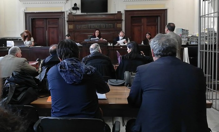 Breakfast, salta la prima udienza dell'Appello: la Corte rinvia a dicembre il processo ma per Scajola il reato è già prescritto (foto)