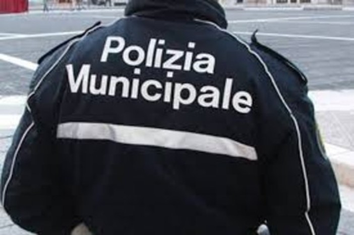 Coronavirus: aumentano i controlli e scattano le prime sanzioni, a Imperia ieri un bar trovato aperto dopo le 18