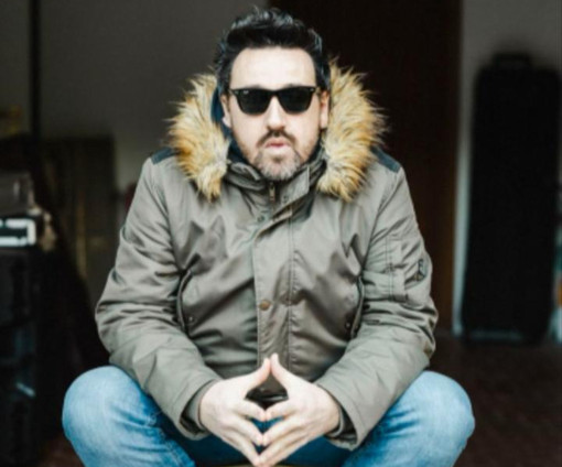 Il musicista dianese Milko Pisano debutta da solista con “Terra di Mezzo” Il musicista dianese Milko Pisano debutta da solista con “Terra di Mezzo”