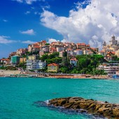 Imperia meta per le seconde case al mare: tra i 10 comuni preferiti