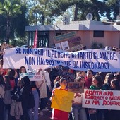 Una delle manifestazioni contro il preside Paolo Auricchia