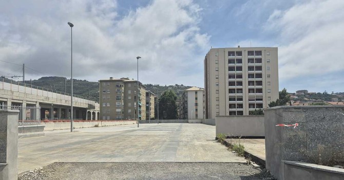Imperia, quasi pronto il nuovo parcheggio dei bus alla stazione Imperia, quasi pronto il nuovo parcheggio dei bus alla stazione
