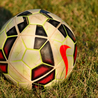 Calcio: domenica Imperia in trasferta contro il Sestri Levante, il match presentato da Trucco e Dani