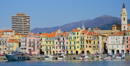 AAA gestore per rifornire le imbarcazioni cercasi nel porto di Oneglia AAA gestore per rifornire le imbarcazioni cercasi nel porto di Oneglia