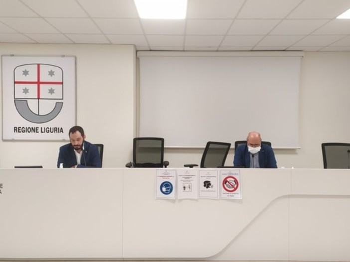 Il Pd presenta una legge sulla parità salariale tra uomo e donna: "Legge necessaria, tutti i partiti, compreso il nostro facciano la loro parte" Il Pd presenta una legge sulla parità salariale tra uomo e donna: "Legge necessaria, tutti i partiti, compreso il nostro facciano la loro parte"