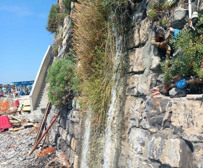 LA FOTONOTIZIA. Copiosa  perdita d’acqua tra la Rabina e Galezza: il problema persiste da giorni