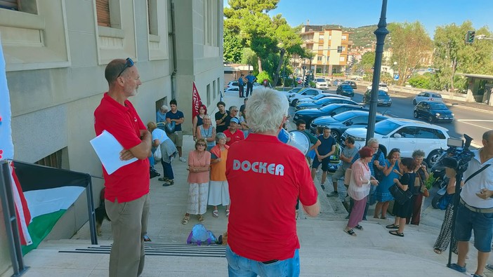 Stop ai silos sul porto di Oneglia, Rifondazione Comunista: &quot;Tessuto produttivo della città annientato dal sindaco e dai suoi sodali&quot;