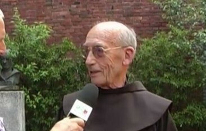 Caravonica in lutto per la scomparsa di padre Giacomo Massa, storico missionario francescano Caravonica in lutto per la scomparsa di padre Giacomo Massa, storico missionario francescano