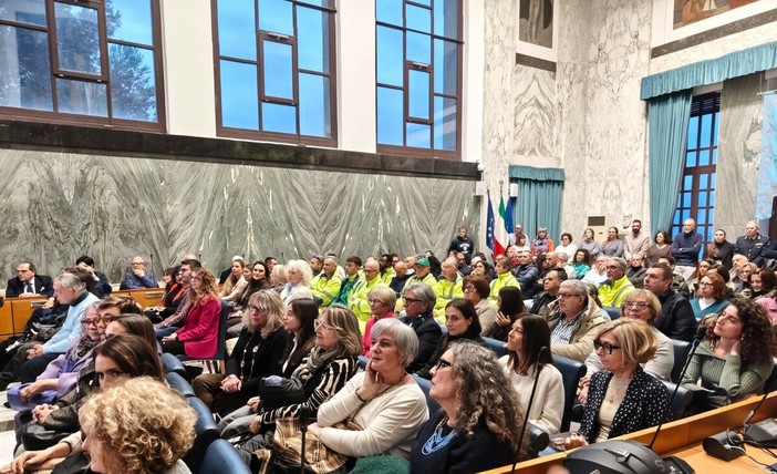 Il pubblico della presentazione del bilancio di metà mandato