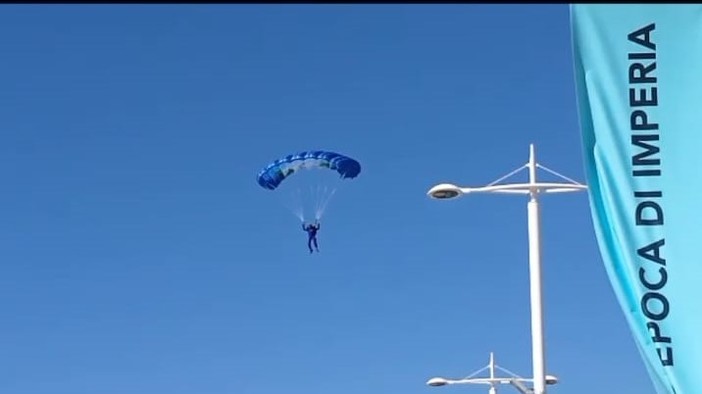 Ecco le prove dell’apertura delle Vele d’Epoca con gli incursori della Marina (video) Ecco le prove dell’apertura delle Vele d’Epoca con gli incursori della Marina (video)