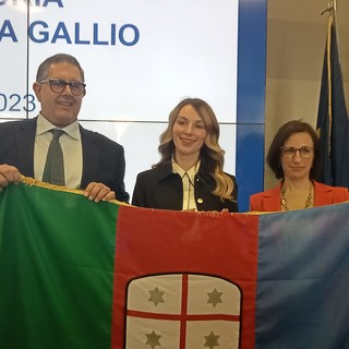 La bandiera della Regione a Ilaria Gallio, la maestra eroina della Boine (video)