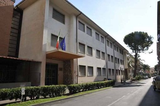 Bambini al freddo alle scuole di Diano Marina: risolto il guasto alla caldaia Bambini al freddo alle scuole di Diano Marina: risolto il guasto alla caldaia