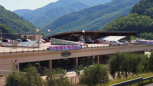 La Fratelli Marchisio di Pieve di Teco pensa in rosa: dirigenti e staff pronti a dare il benvenuto ai corridori del Giro d’Italia