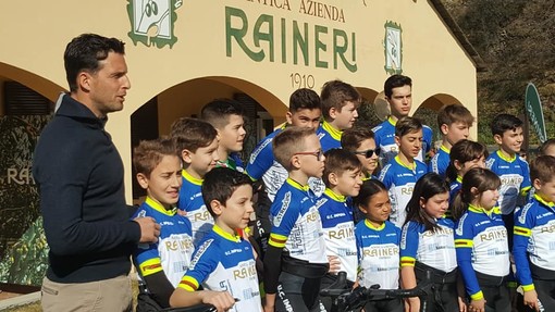 Presentata a Chiusanico la nuova squadra ciclistica 'U.C. Imperia Raineri' (Foto e Video)