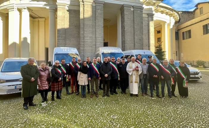 A Pieve di Teco inaugurati i mezzi dedicati al sociale