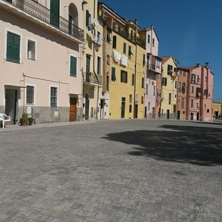 Un bar in piazza Parasio, la proposta di Imperia al Centro per valorizzare il borgo Un bar in piazza Parasio, la proposta di Imperia al Centro per valorizzare il borgo