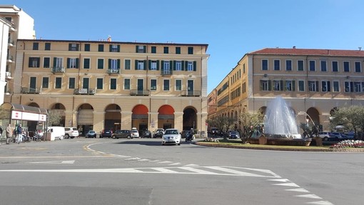 Imperia: operatore socio-sanitario salva una turista straniera in piazza Dante "Lo avrei fatto anche per il mio peggior nemico"