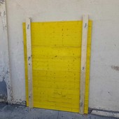 IL PUNTO. Murare gli ingressi non risolve il problema: i senzatetto si spostano, ma l'emergenza resta