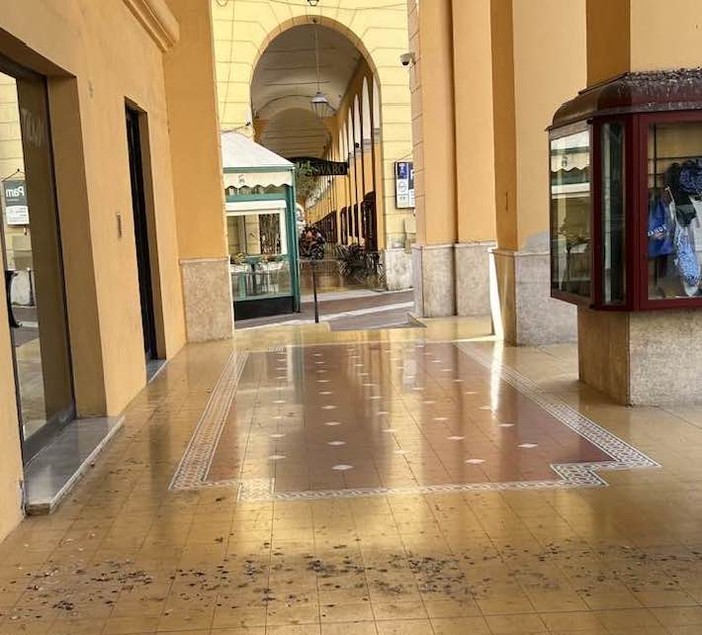 Il salotto commerciale di Imperia nel degrado Il salotto commerciale di Imperia nel degrado