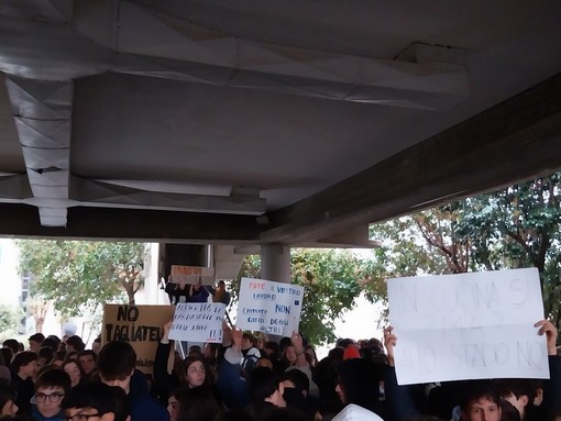 Caso Auricchia, Alleanza Verdi Sinistra: "Valuteremo un'interrogazione parlamentare su questa penosa vicenda" Caso Auricchia, Alleanza Verdi Sinistra: "Valuteremo un'interrogazione parlamentare su questa penosa vicenda"