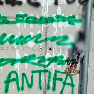 Imperia, piccione impiccato con scritta “antifa”: la denuncia de La Talpa e l’Orologio