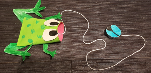 Laboratori per bambini con Tata Noemi: la rana acchiappa mosche Laboratori per bambini con Tata Noemi: la rana acchiappa mosche