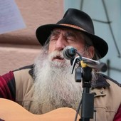 Imperia piange il “suo” cantautore stroncato da un infarto: è morto Renzo Graglia Imperia piange il “suo” cantautore stroncato da un infarto: è morto Renzo Graglia