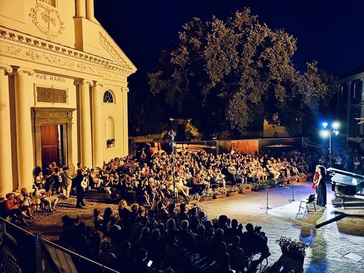 Giovani talenti in scena al Rovere d'Oro, a San Bartolomeo al Mare la 36° edizione