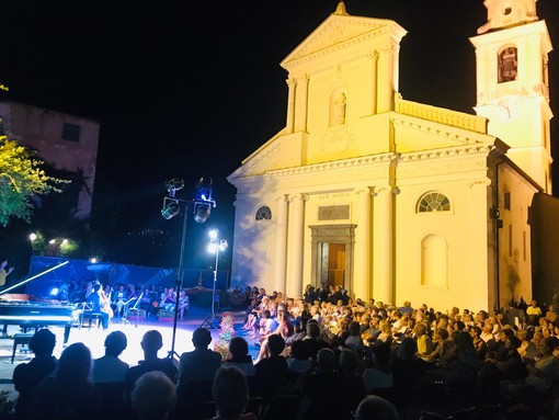 San Bartolomeo al Mare: questa sera un 'salotto musicale' aspettando il Rovere Jazz San Bartolomeo al Mare: questa sera un 'salotto musicale' aspettando il Rovere Jazz