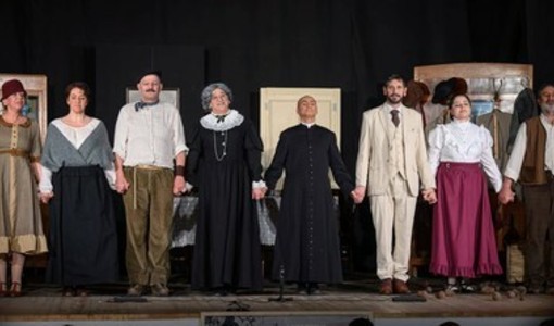 "Teatro sotto le stelle": al Ballo di Gorleri arriva la commedia dialettale "Cacelotti e Ciantafurche. L'unificasion du Portu e d'Ineia" "Teatro sotto le stelle": al Ballo di Gorleri arriva la commedia dialettale "Cacelotti e Ciantafurche. L'unificasion du Portu e d'Ineia"