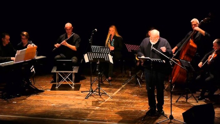 Spettacolo musical-teatrale di Roberto Alinghieri e con l'Ensemble Hemingway al Teatro Cavour di Imperia Spettacolo musical-teatrale di Roberto Alinghieri e con l'Ensemble Hemingway al Teatro Cavour di Imperia