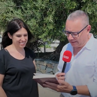 UN LIBRO PER L'ESTATE. Roberta Poggio e 'Onora il figlio': tra maledizioni, scandali e ritorni ( video)