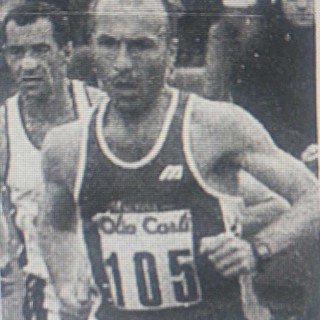 ACCADDE OGGI, 8 DICEMBRE 2003. Super impresa del “poliziotto volante”: Roberto Canu diventa campione italiano di maratona “over 40” a Palermo