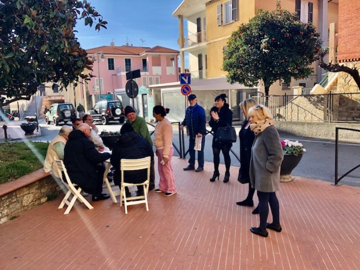 San Lorenzo al mare: successo per raccolta firme di Fratelli d’Italia per le proposte di legge lanciate dalla Meloni San Lorenzo al mare: successo per raccolta firme di Fratelli d’Italia per le proposte di legge lanciate dalla Meloni