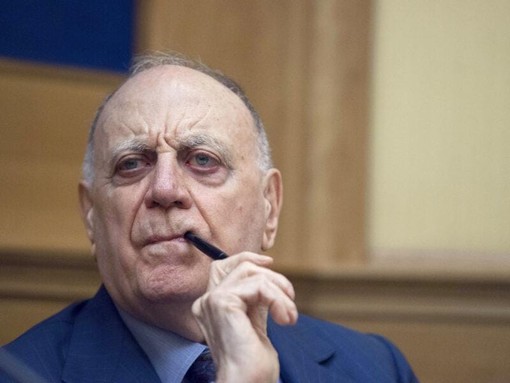 In maggioranza e opposizione stavolta il duello è a colpi di massime di Rino Formica. Ma manca la più celebre (Il Punto) In maggioranza e opposizione stavolta il duello è a colpi di massime di Rino Formica. Ma manca la più celebre (Il Punto)