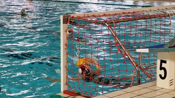 Pallanuoto serie B femminile, Rari Nantes Imperia Raineri ancora sconfitta: Camogli vince 10-7