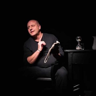 Renato Donati in 'Il Lago di Angela' al Teatro dell'Attrito di Imperia Renato Donati in 'Il Lago di Angela' al Teatro dell'Attrito di Imperia