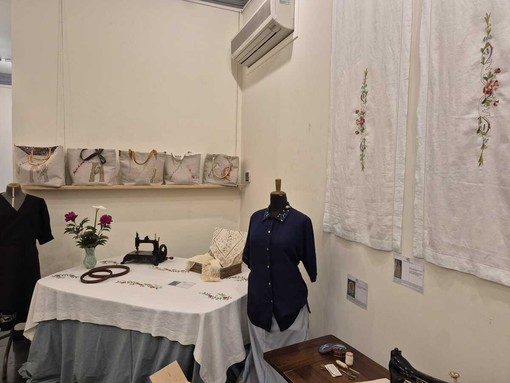 Dalla mostra su Rosa Genoni 4.400 euro per il volontariato Dalla mostra su Rosa Genoni 4.400 euro per il volontariato