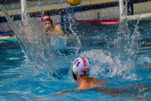 PALLANUOTO, SERIE A2: La Rari  Nantes Imperia pareggia 8-8 contro lo Sturla.  Merano para rigore a 4 secondi dalla fine e salva tutto