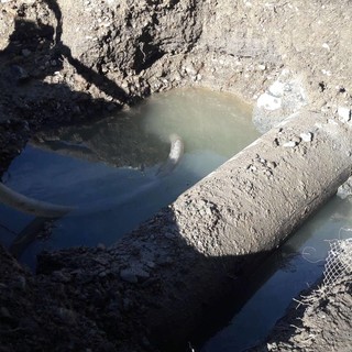 Imperia: terminato l'intervento di Amat, entro un paio d'ore tornerà l'acqua nel dianese Imperia: terminato l'intervento di Amat, entro un paio d'ore tornerà l'acqua nel dianese