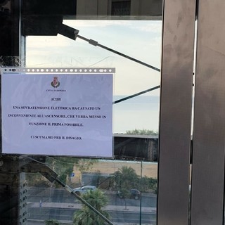 Fermata prima della partenza: l’ascensore della Ciclabile  va subito in tilt