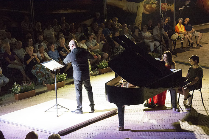 San Bartolomeo al Mare, si aprono le iscrizioni per il XXXVI Concorso internazionale Rovere d'Oro e Giovani Talenti San Bartolomeo al Mare, si aprono le iscrizioni per il XXXVI Concorso internazionale Rovere d'Oro e Giovani Talenti