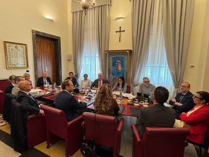 Sanità, i sindaci dell’Imperiese contro l’accorpamento del 118 Sanità, i sindaci dell’Imperiese contro l’accorpamento del 118