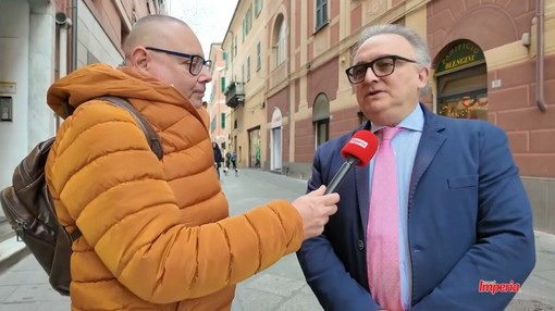 Natale a Porto Maurizio: Riccardo Caratto fa il punto sugli acquisti nel centro storico (Video) Natale a Porto Maurizio: Riccardo Caratto fa il punto sugli acquisti nel centro storico (Video)
