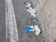 Porta a porta, rifiuti abbandonati in via Diano Calderina: i cittadini reclamano le isole ecologiche Porta a porta, rifiuti abbandonati in via Diano Calderina: i cittadini reclamano le isole ecologiche