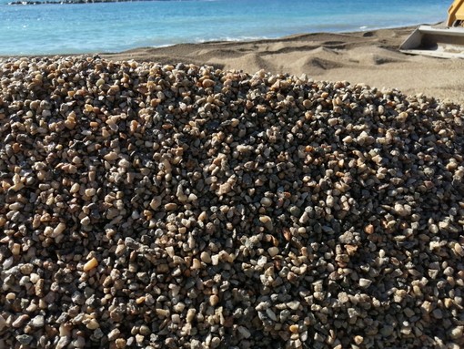 Sono iniziati i lavori di ripascimento delle spiagge libere comunali di San Bartolomeo al Mare