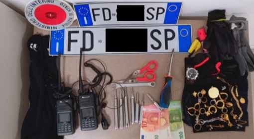 Colpo in villetta a Imperia, ladri identificati dalla polizia e refurtiva recuperata